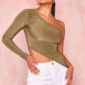 One shoulder brand new top in green